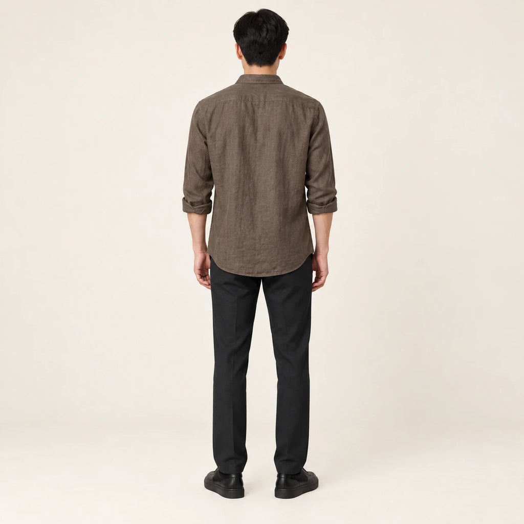T-shirt en lin col V Marron, vue de dos, studio IVAREE