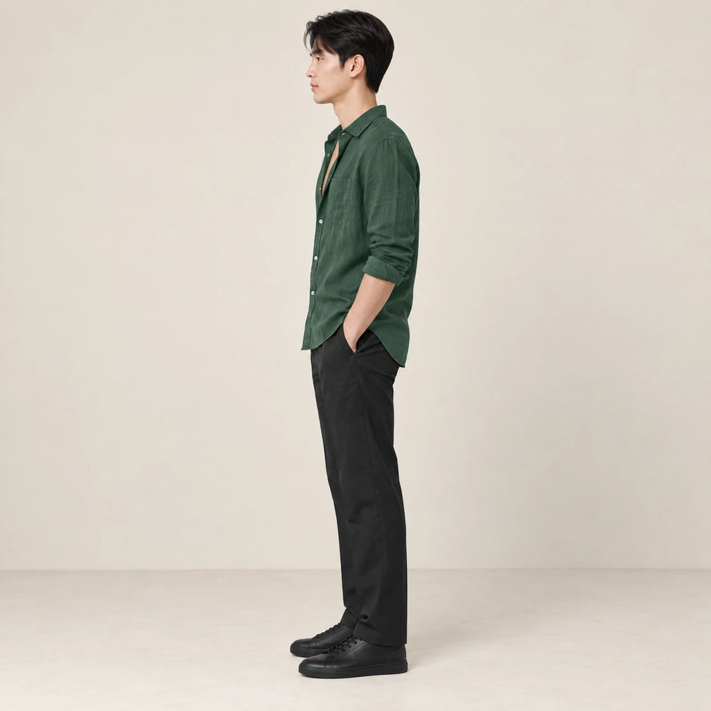 T-shirt en lin col V Vert, vue de profil, studio IVAREE