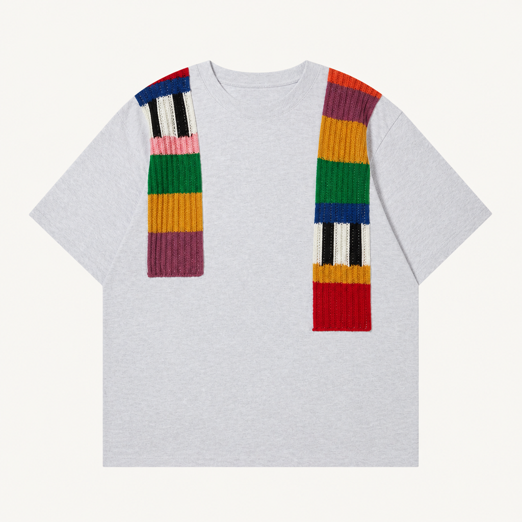 T-shirt gris à bandes de maille multicolores, vue de face à plat