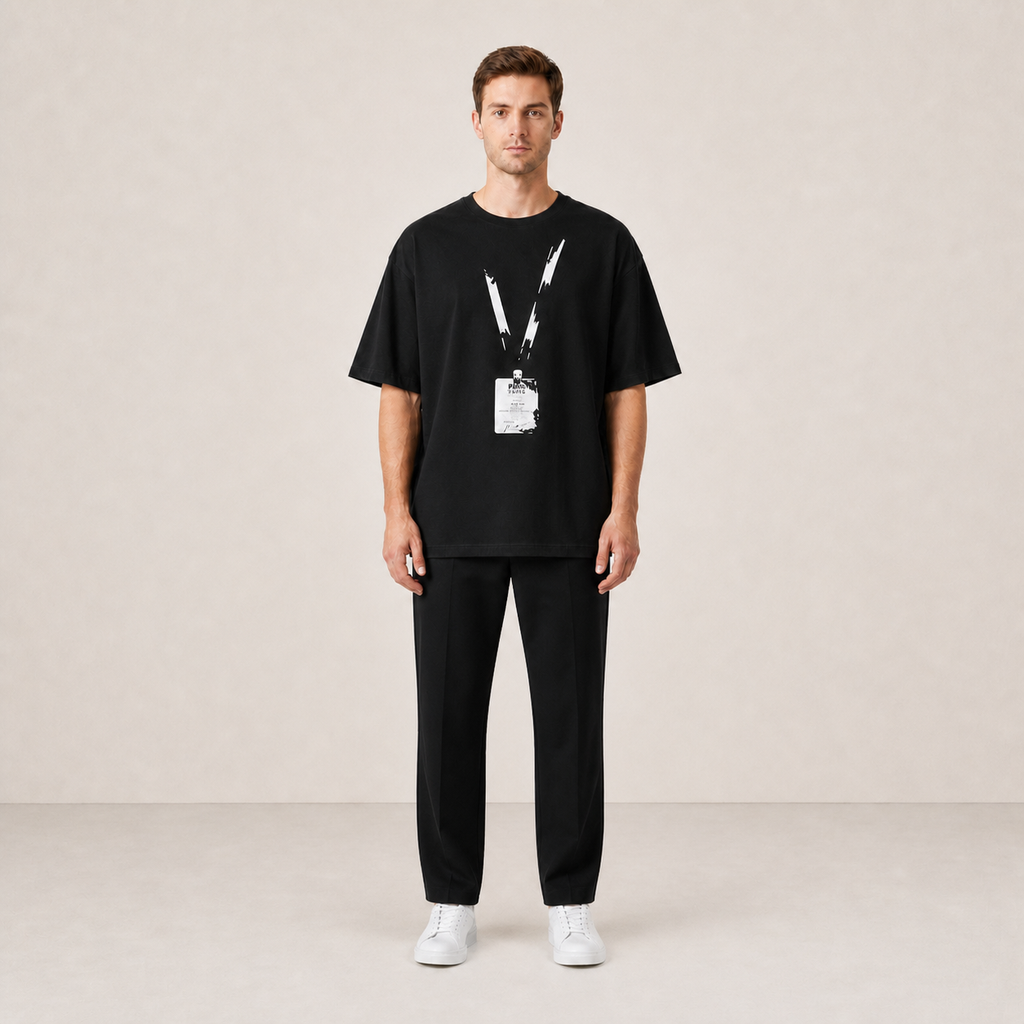T-shirt noir graphique IVAREE — Porté de face
