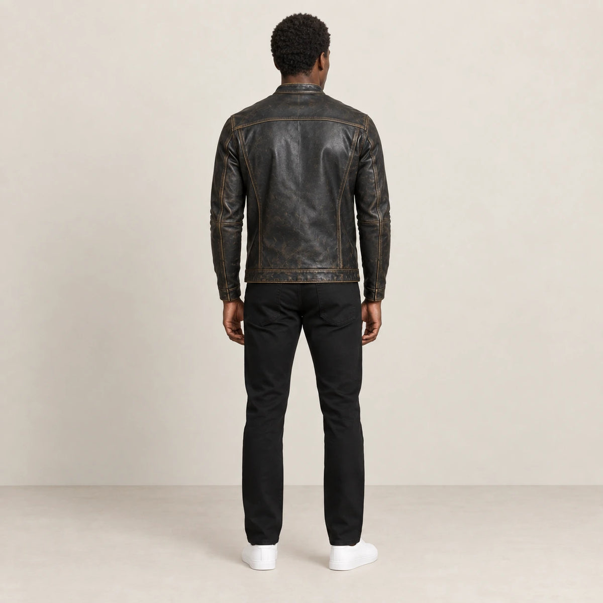 Veste en cuir Noir, vue dos dans le studio IVAREE