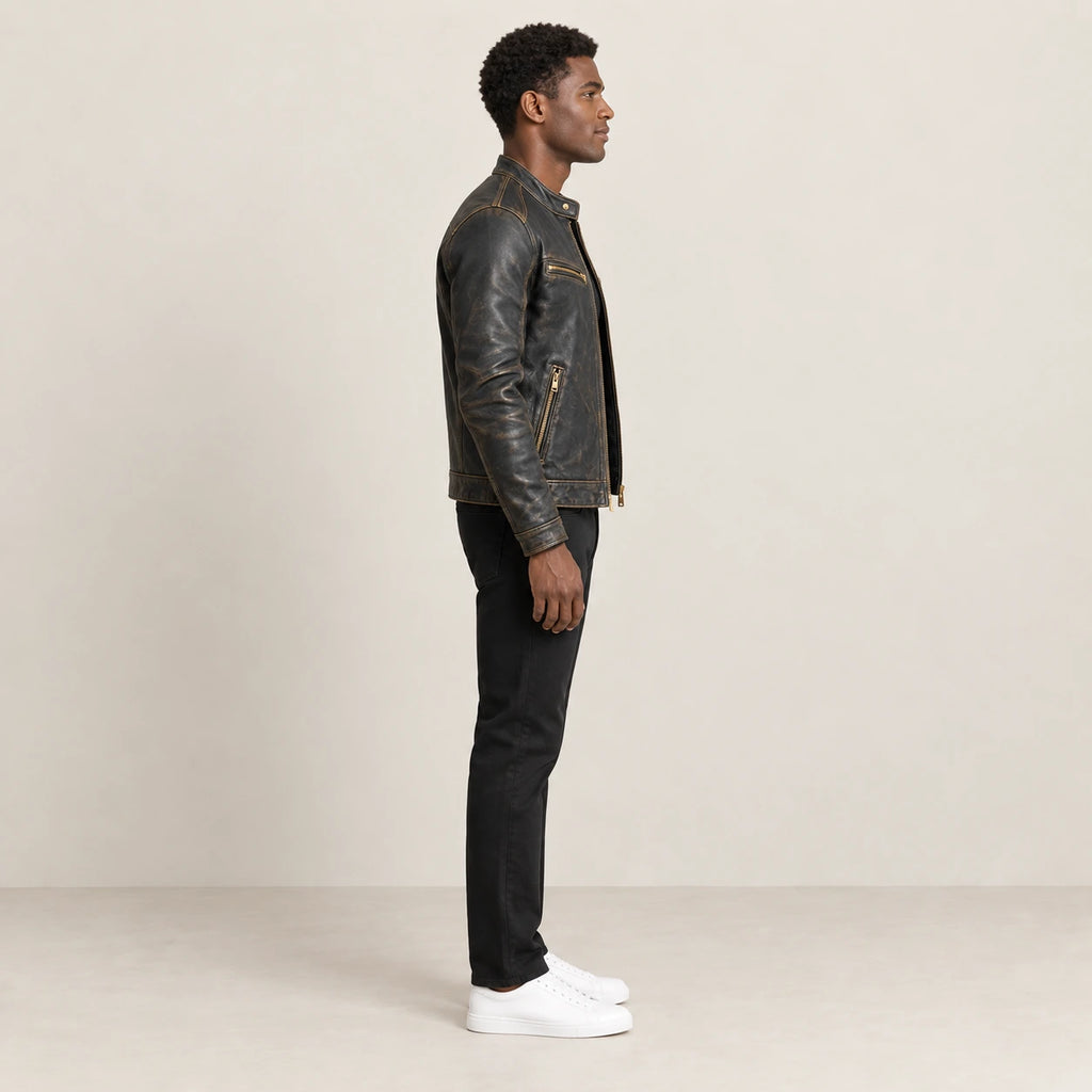 Veste en cuir Noir, vue profil dans le studio IVAREE