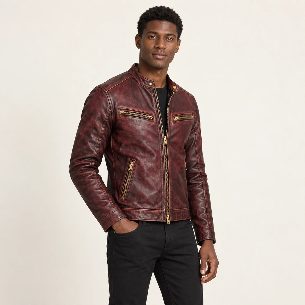 Veste en cuir Rouge, vue trois-quarts dans le studio IVAREE