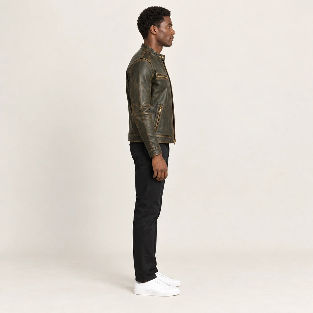 Veste en cuir Vert, vue profil dans le studio IVAREE