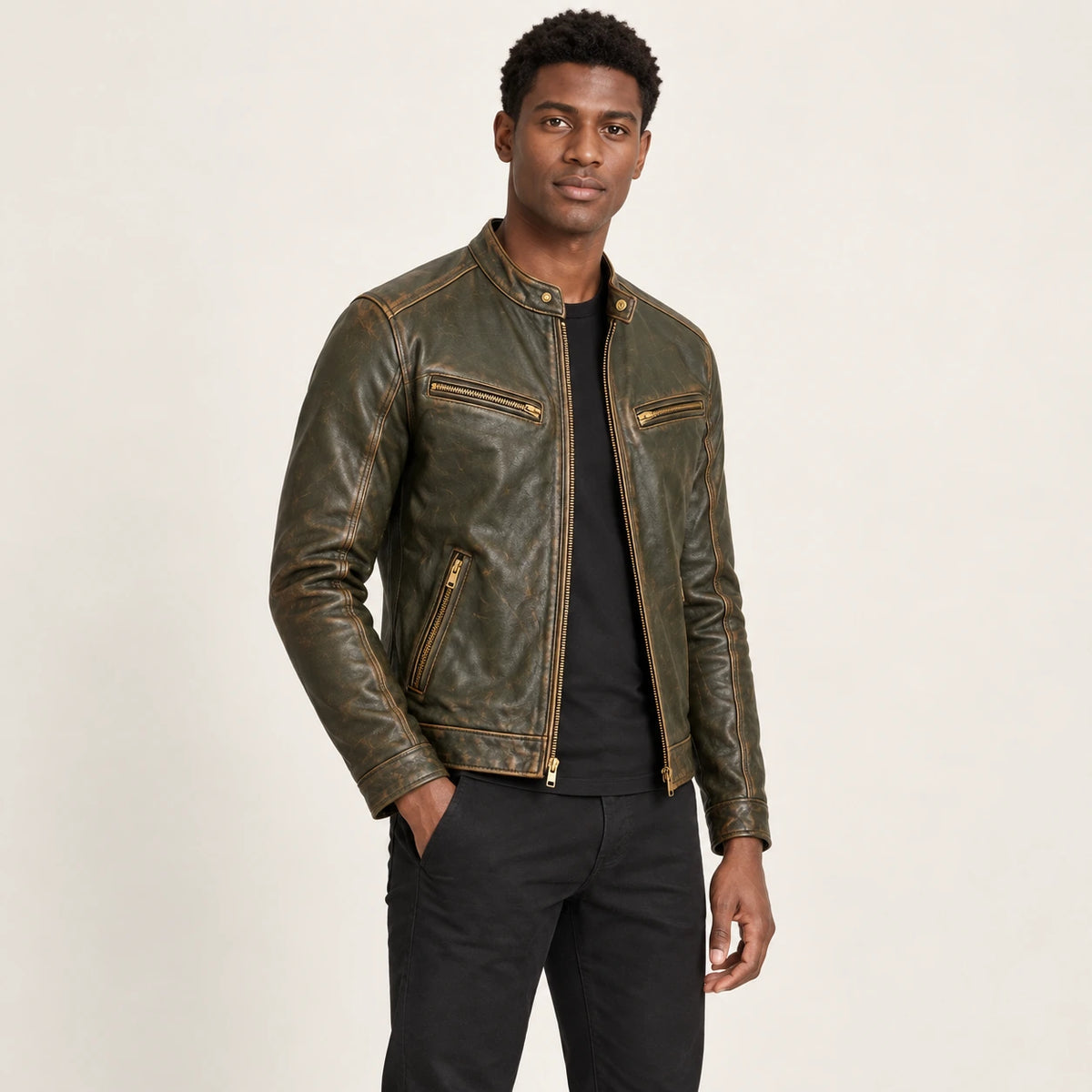 Veste en cuir Vert, vue trois-quarts dans le studio IVAREE