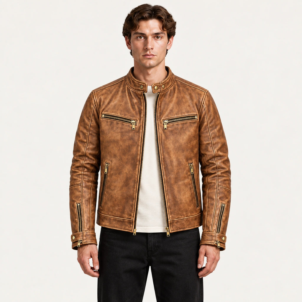 Veste en cuir fauve, face dans le studio IVAREE