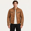 Veste en cuir fauve, face dans le studio IVAREE