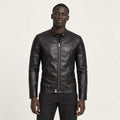 Veste en cuir Noir, vue face dans le studio IVAREE