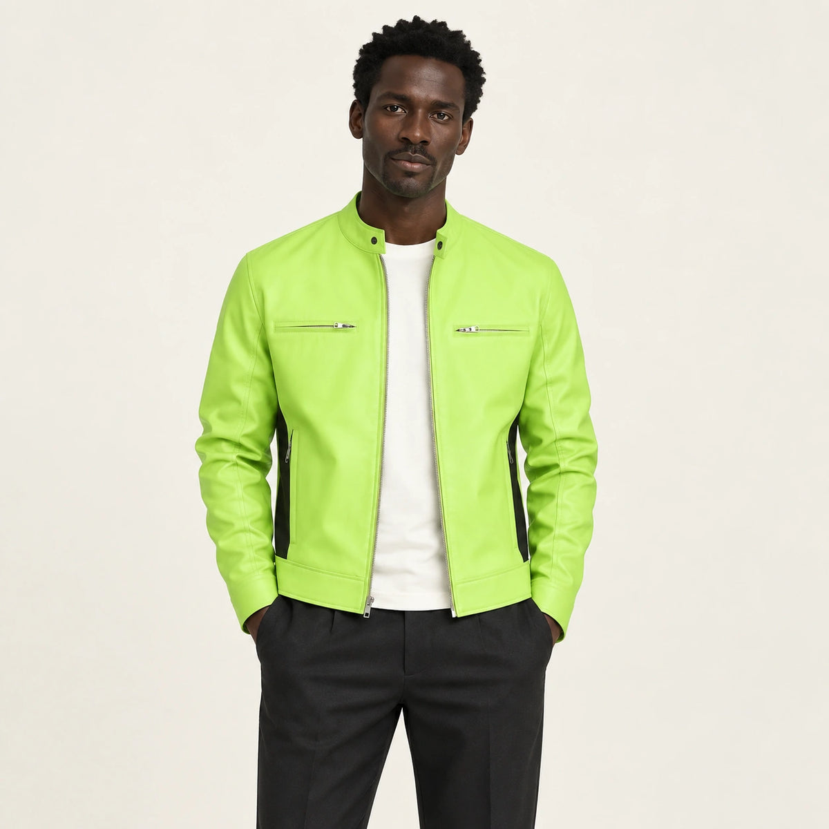 Veste en cuir vert, face dans le studio IVAREE
