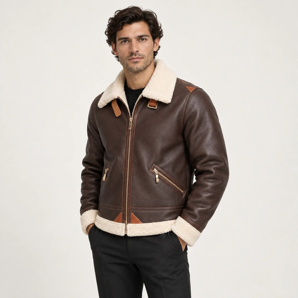 Veste en cuir Café, vue trois-quarts dans le studio IVAREE