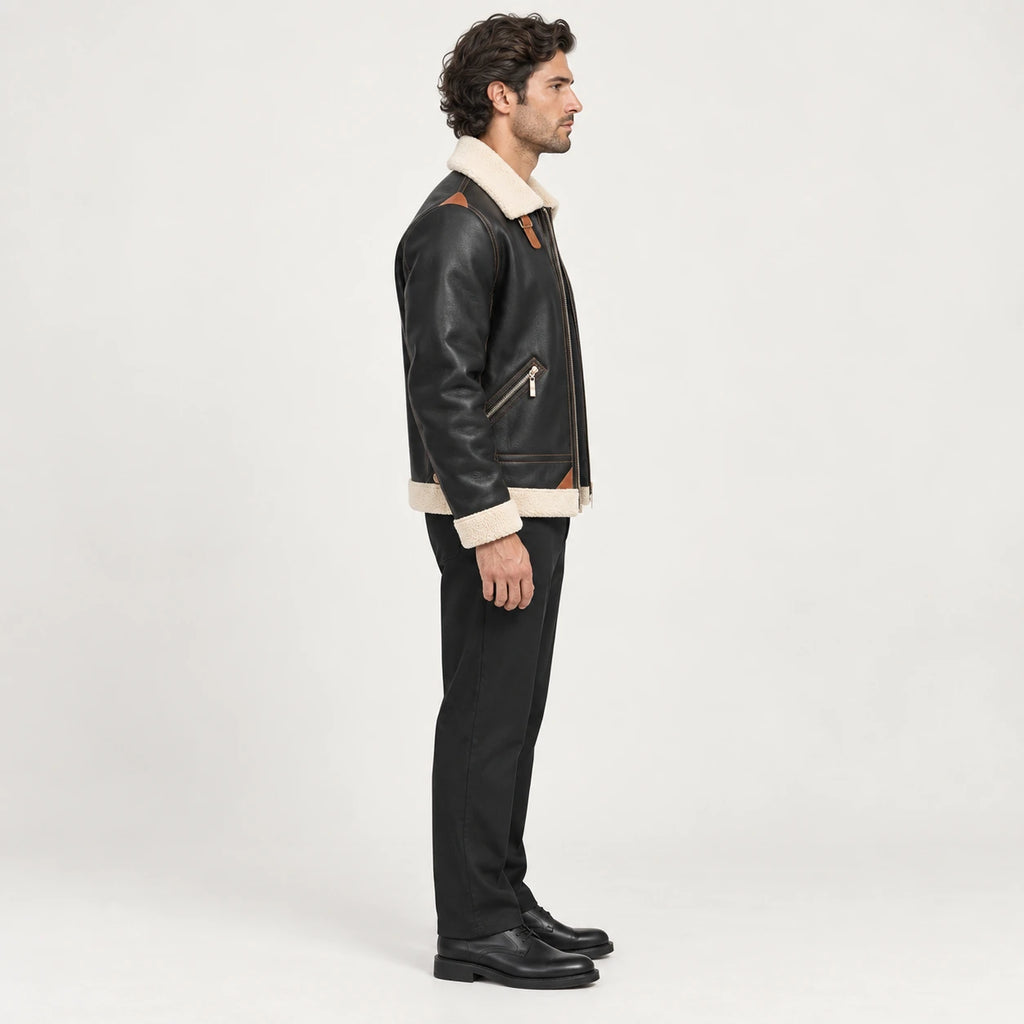 Veste en cuir Noir, vue profil dans le studio IVAREE