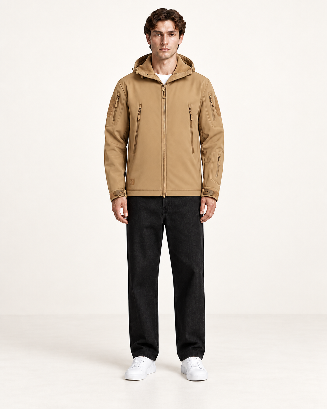 Veste imperméable à capuche et poches zippées kaki, vue face, studio IVAREE