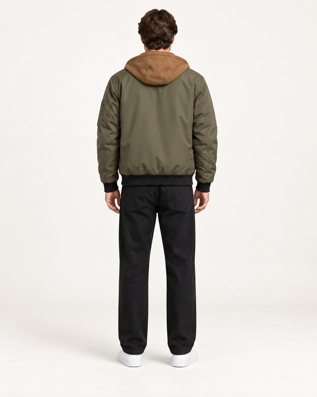 Veste matelassée à capuche vert olive, vue dos, studio IVAREE